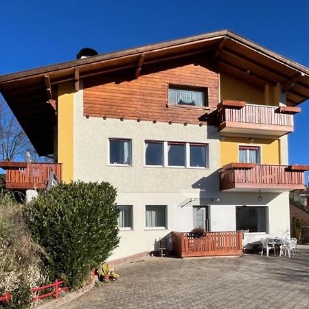 Casa Vacanze A Romeno 外观 照片