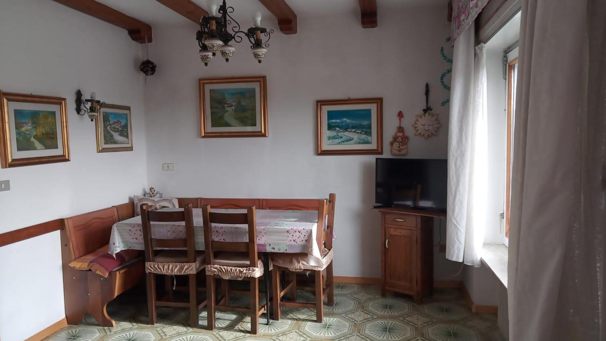 Casa Vacanze A Romeno 外观 照片