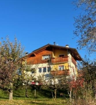 Casa Vacanze A Romeno 外观 照片